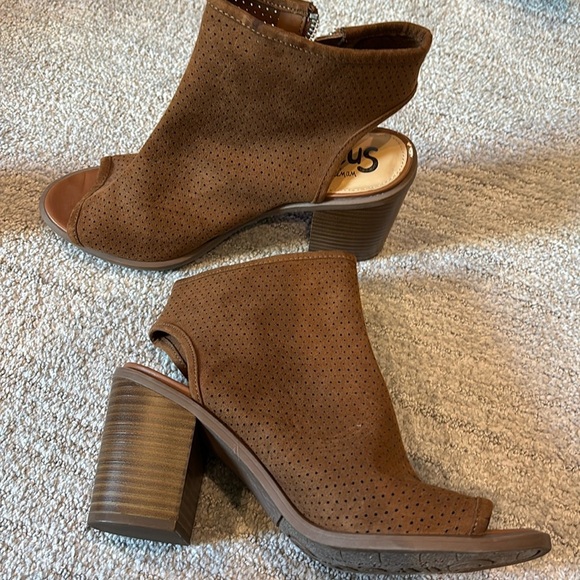Sam Edelman brown suede Booties - Picture 1 of 3